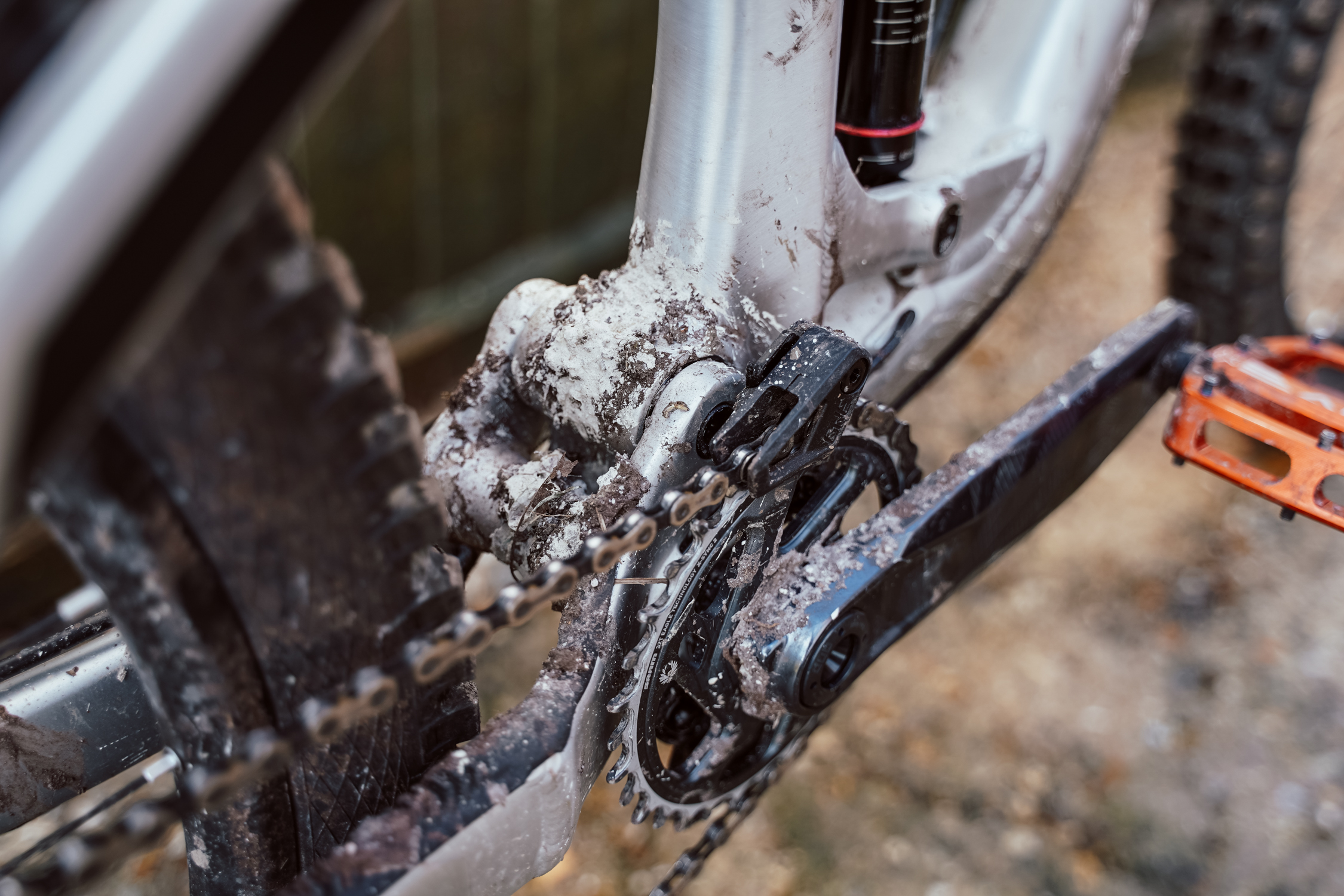 How to clean your mountain bike - dirty bike